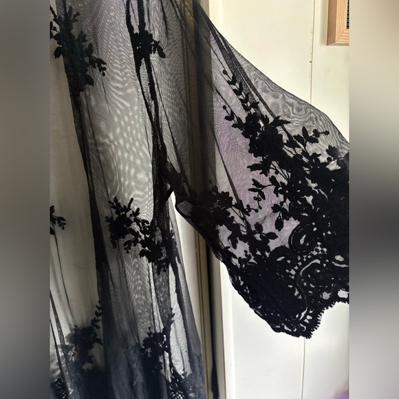 Torrid Embroidery Mesh Kimono size 1 - Picture 9 of 12